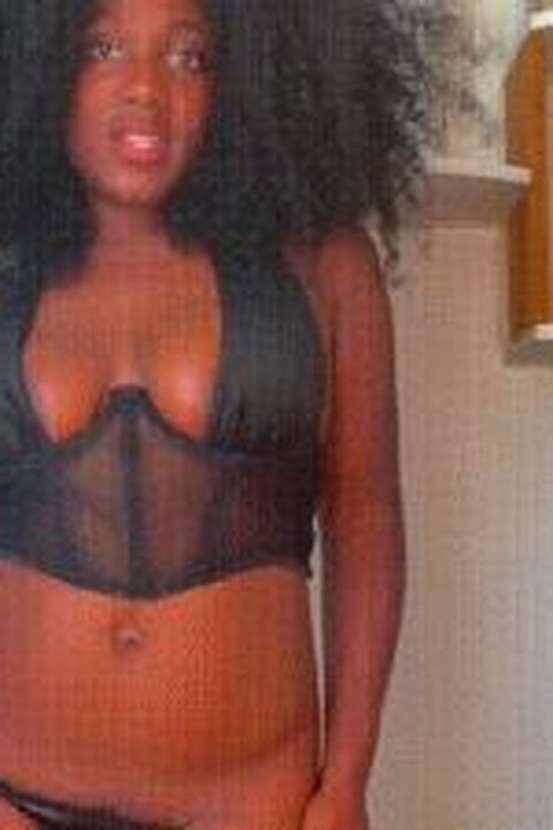 Confusing Nude Manipulation (Trance) - Screenshot 1 of 4 - Body Worship