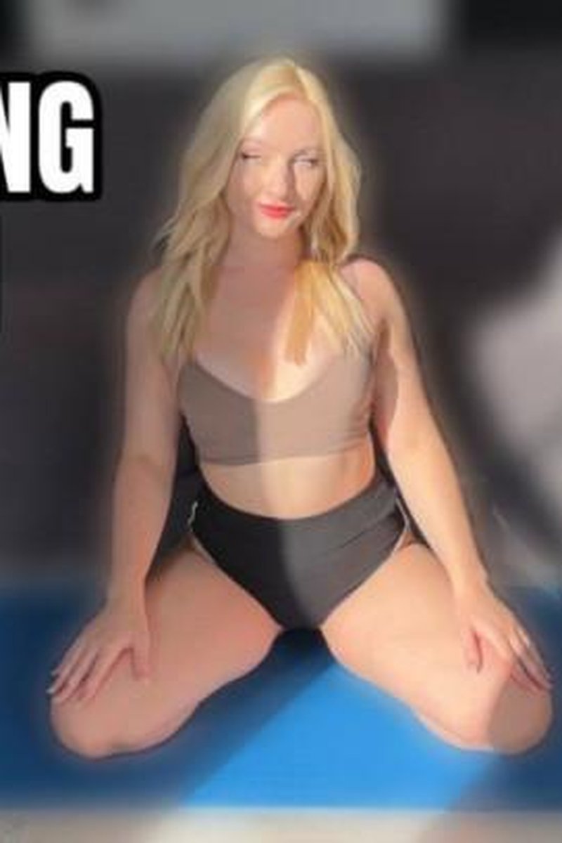Stretching Lesson - Screenshot 1 of 4 - Blonde Hair (Female)