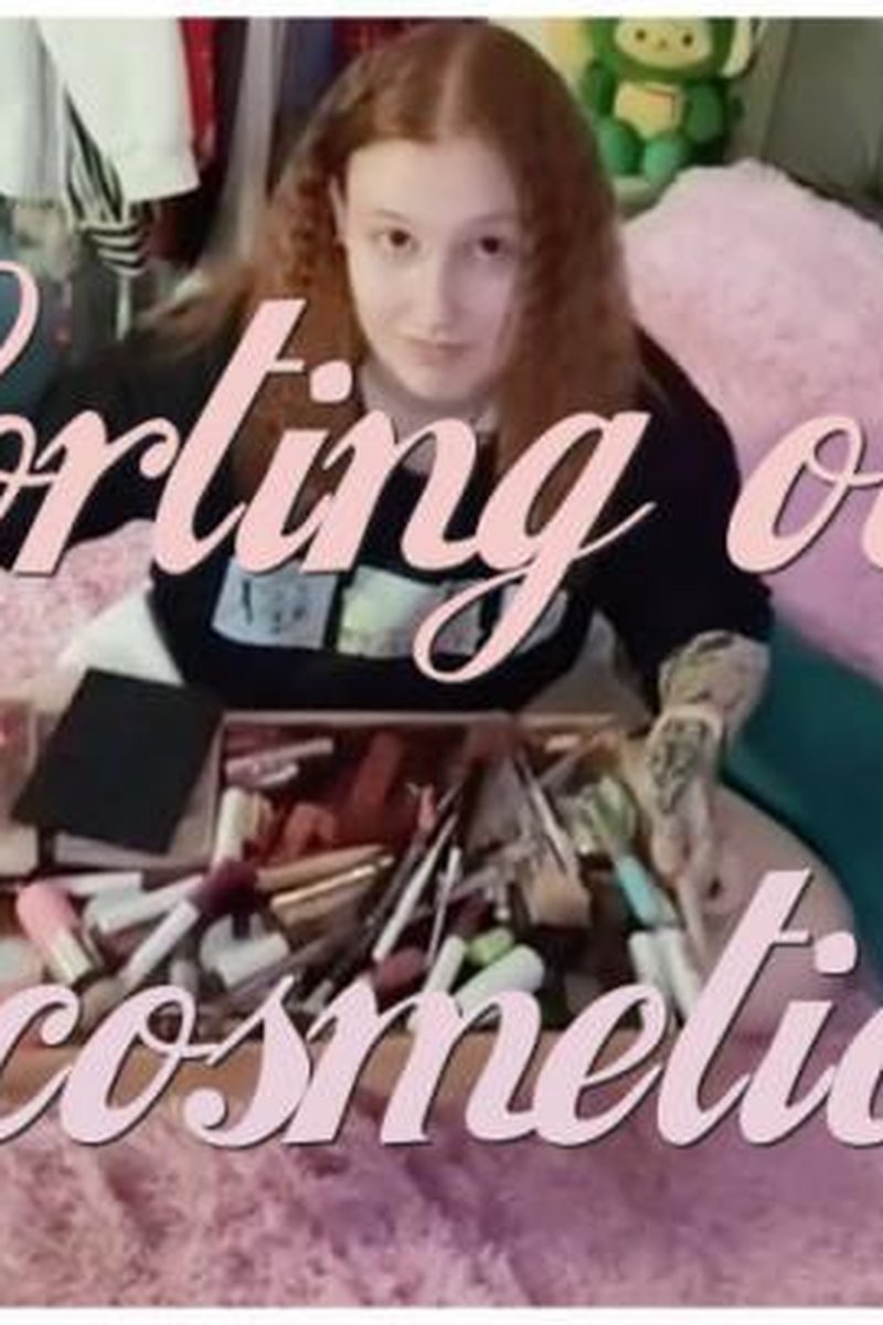 Sorting Out Cosmetics 1 - Screenshot 1 of 4 - Baking