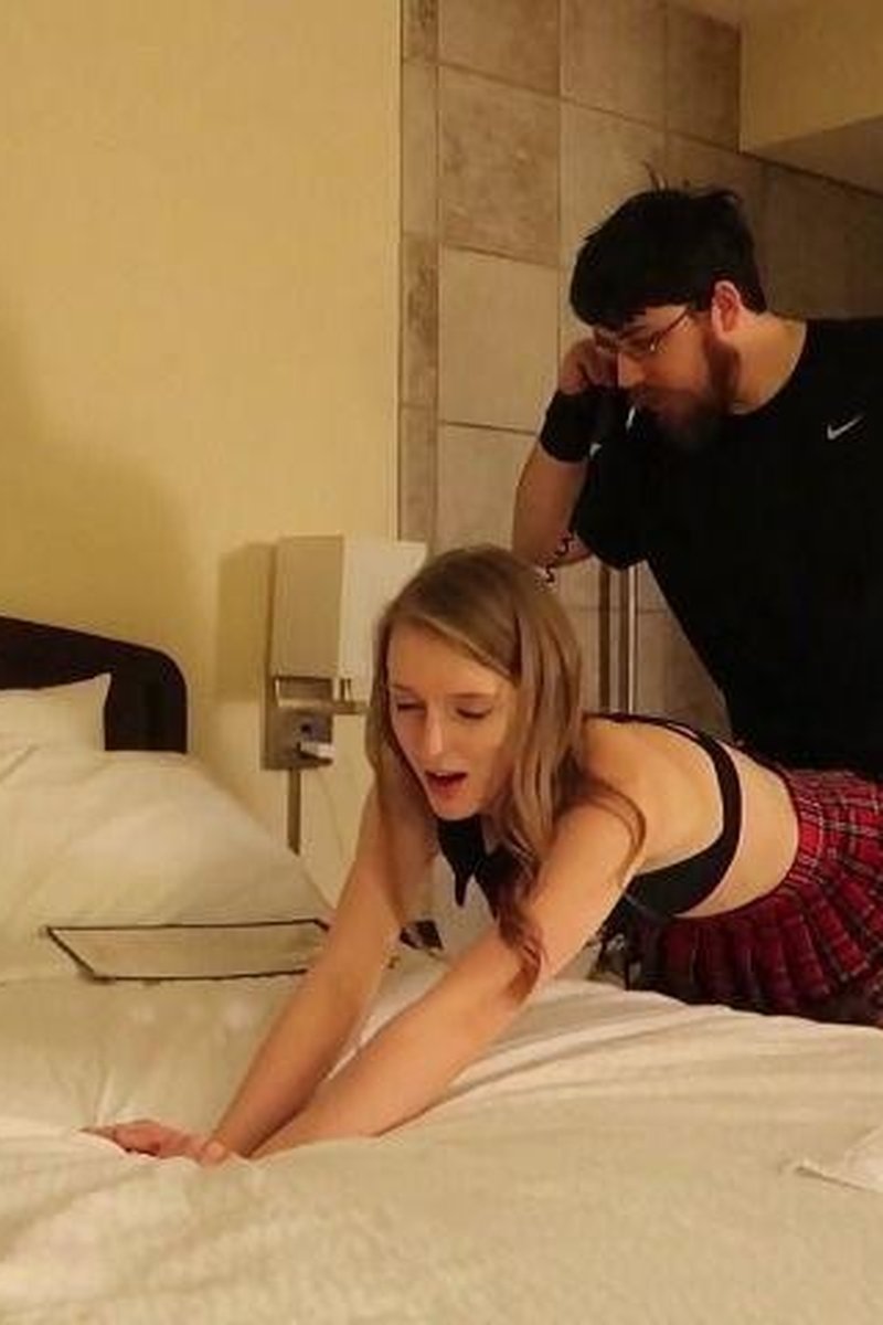 Ordering Room Service - Screenshot 1 of 4 - Behind The Scenes
