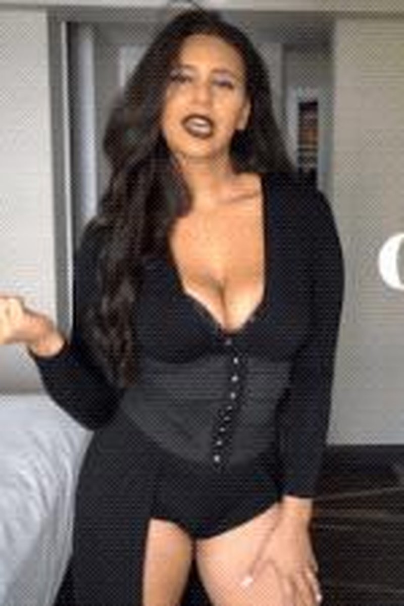 Stroke For Goddess - Screenshot 1 of 4 - Bitch