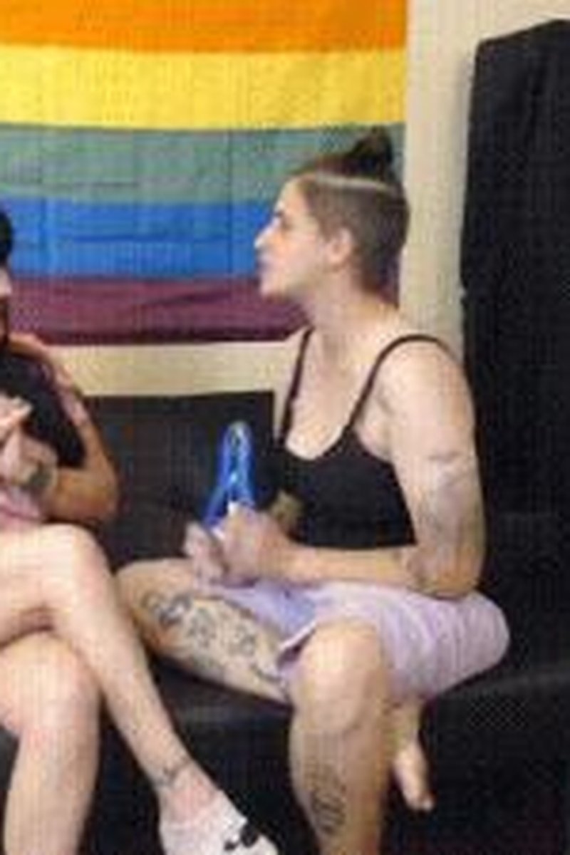Lesbians Make A Eunuch - Screenshot 1 of 4 - Domination
