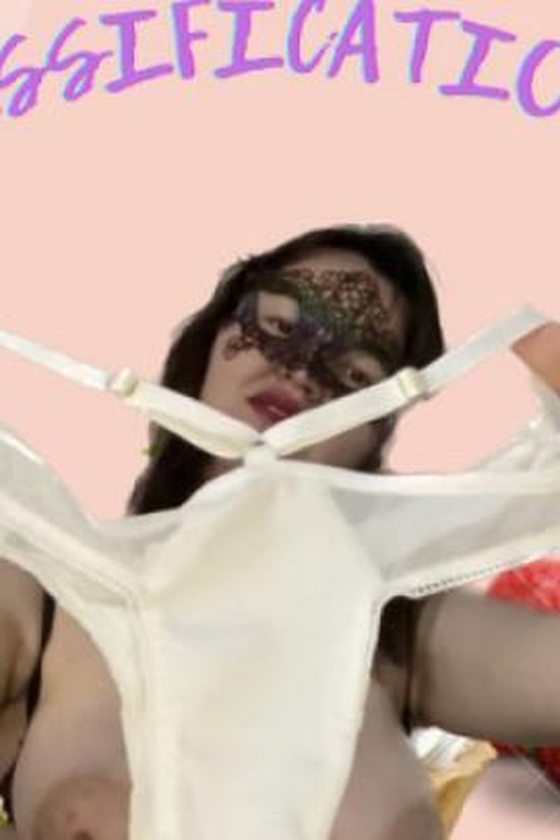 Sissy Employee - Screenshot 1 of 4 - Domination