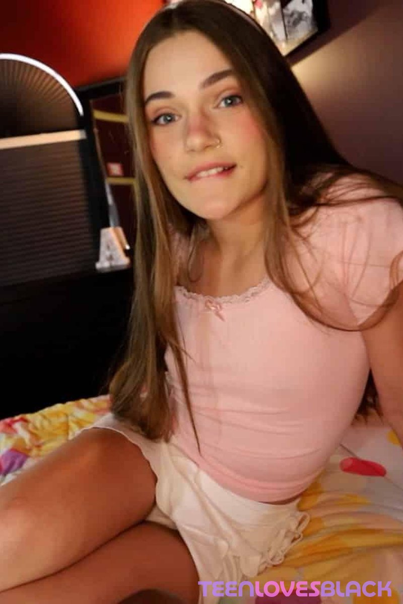 Our First Time - Screenshot 1 of 4 - Blowjob