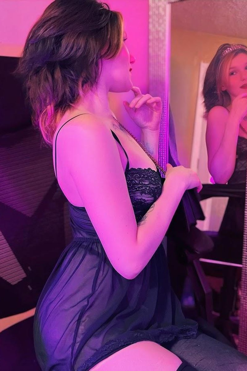 Vanity Vice - Screenshot 1 of 4 - Babes