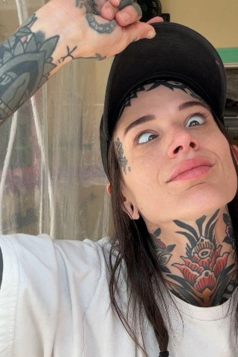 Selfie Modeling - Screenshot 1 of 4 - Ahegao