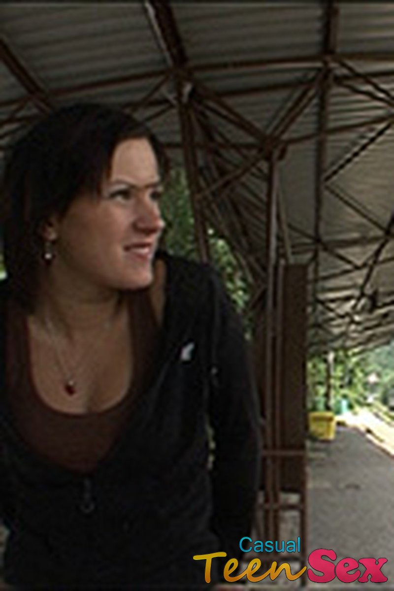 Train Station Hookup - Screenshot 1 of 4 - Amateur