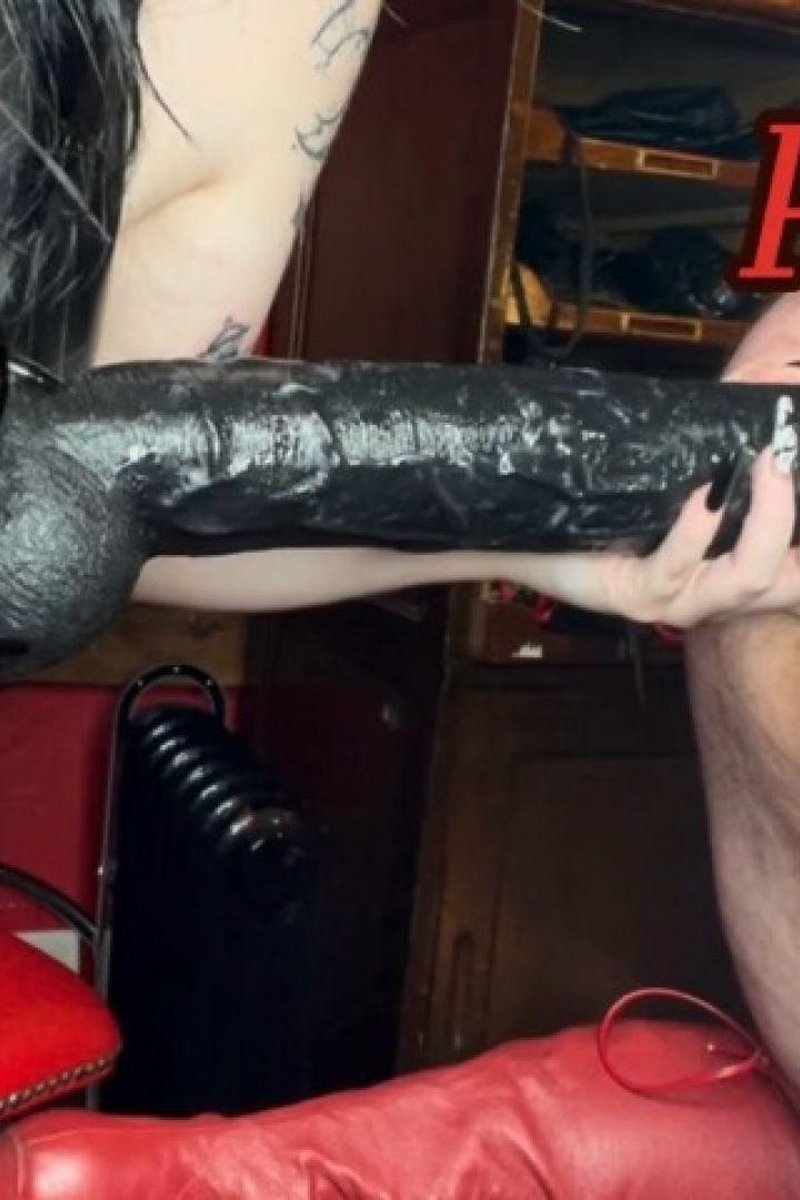 Boot Slut Gets Ruined - Screenshot 1 of 4 - Anal