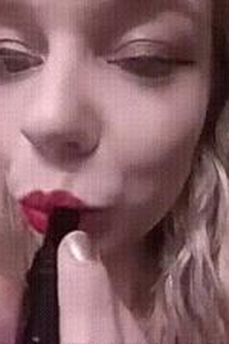 Lips Lips Lips - Screenshot 1 of 4 - 21 Year-old