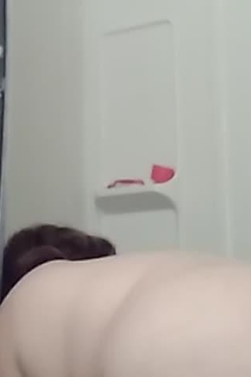 Showering & Shaving - Screenshot 1 of 4 - BBW