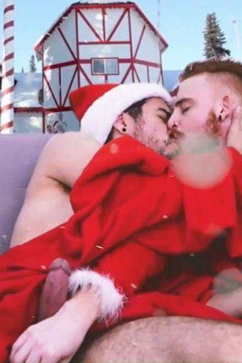 Elf Bros On Break - Screenshot 1 of 4 - Friends