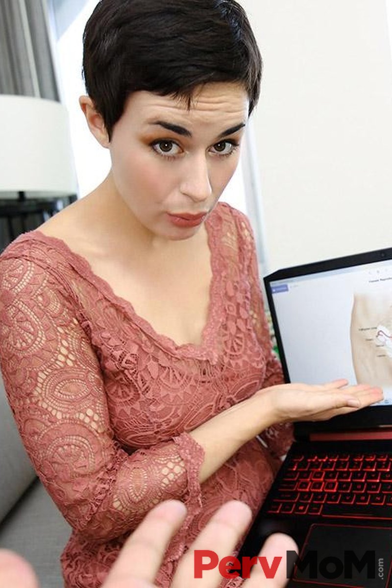 Learning with Step Mom - Screenshot 1 of 4 - Big Tits