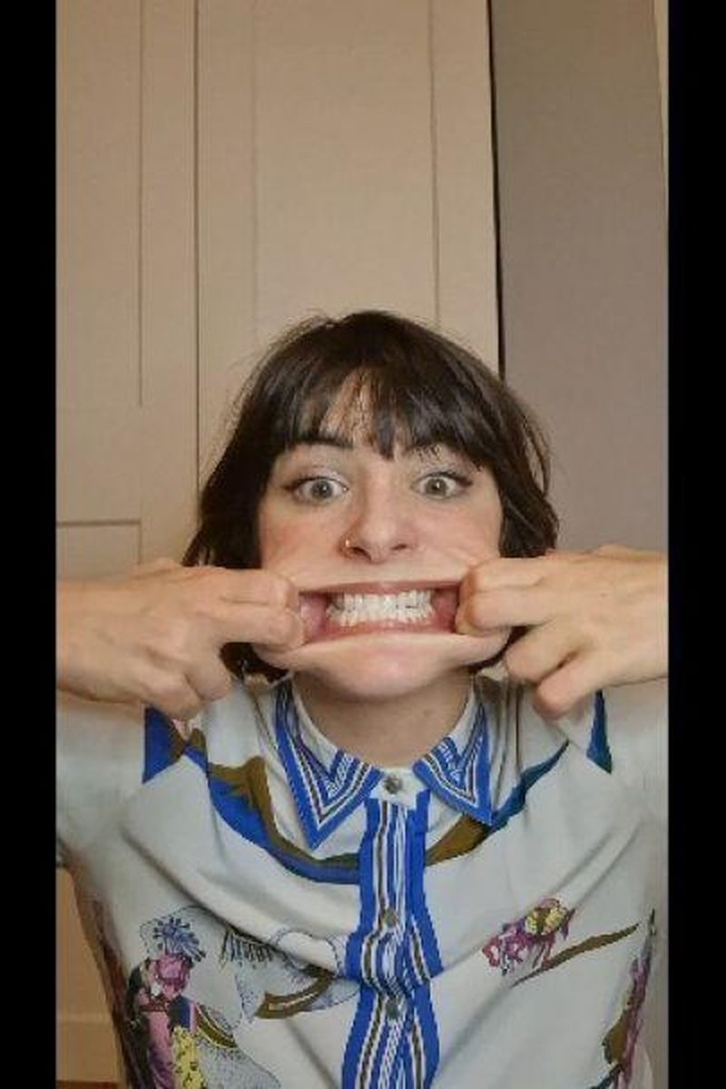 Bean Serves Face - Screenshot 1 of 4 - Beautiful