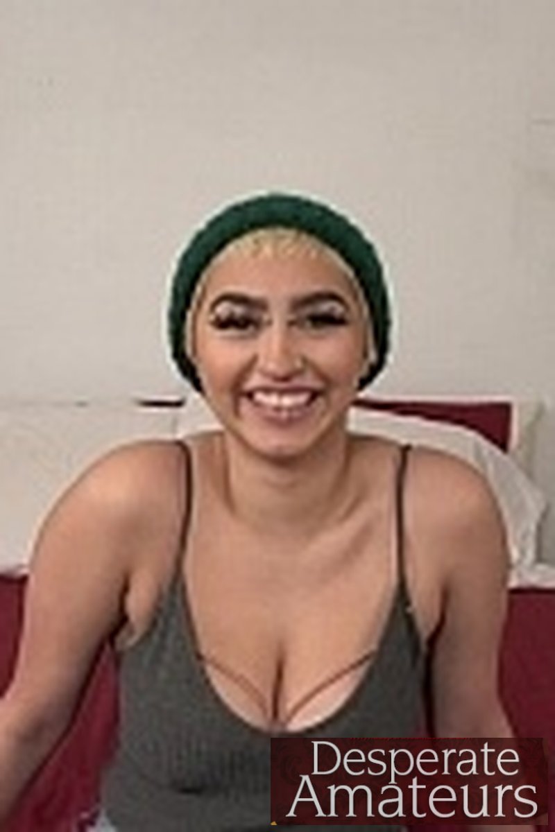 Rose v Returns - Screenshot 1 of 4 - Blond Hair