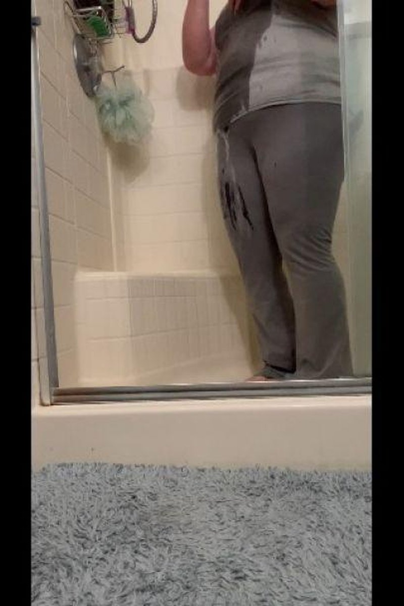 Fully Dressed Shower - Screenshot 1 of 4 - BBW