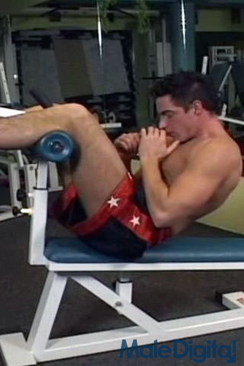 Muscle and Cum #01 - Screenshot 1 of 4 - Muscular