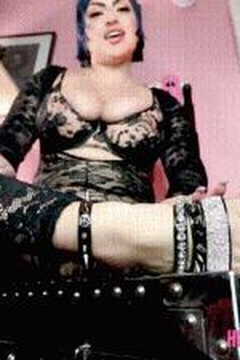 Foot Slave Contract - Screenshot 1 of 4 - Domination