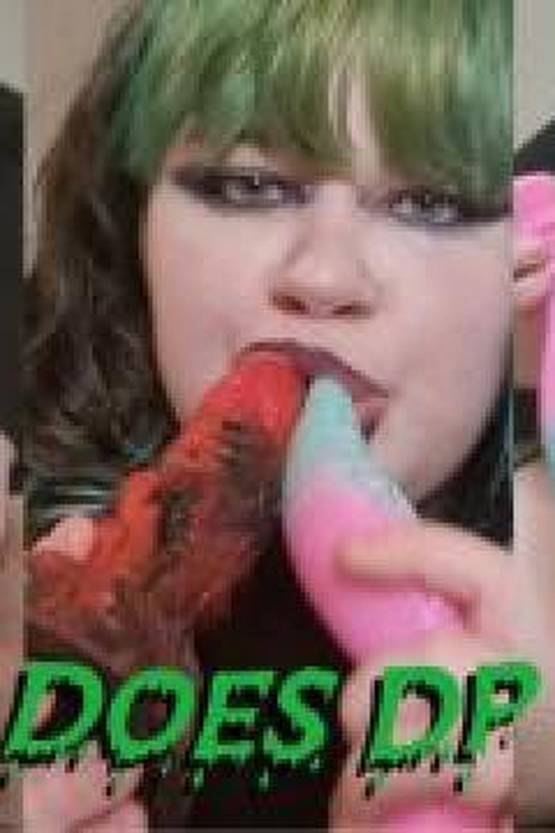 Goth Does DP And A2M - Screenshot 1 of 4 - Altgirl