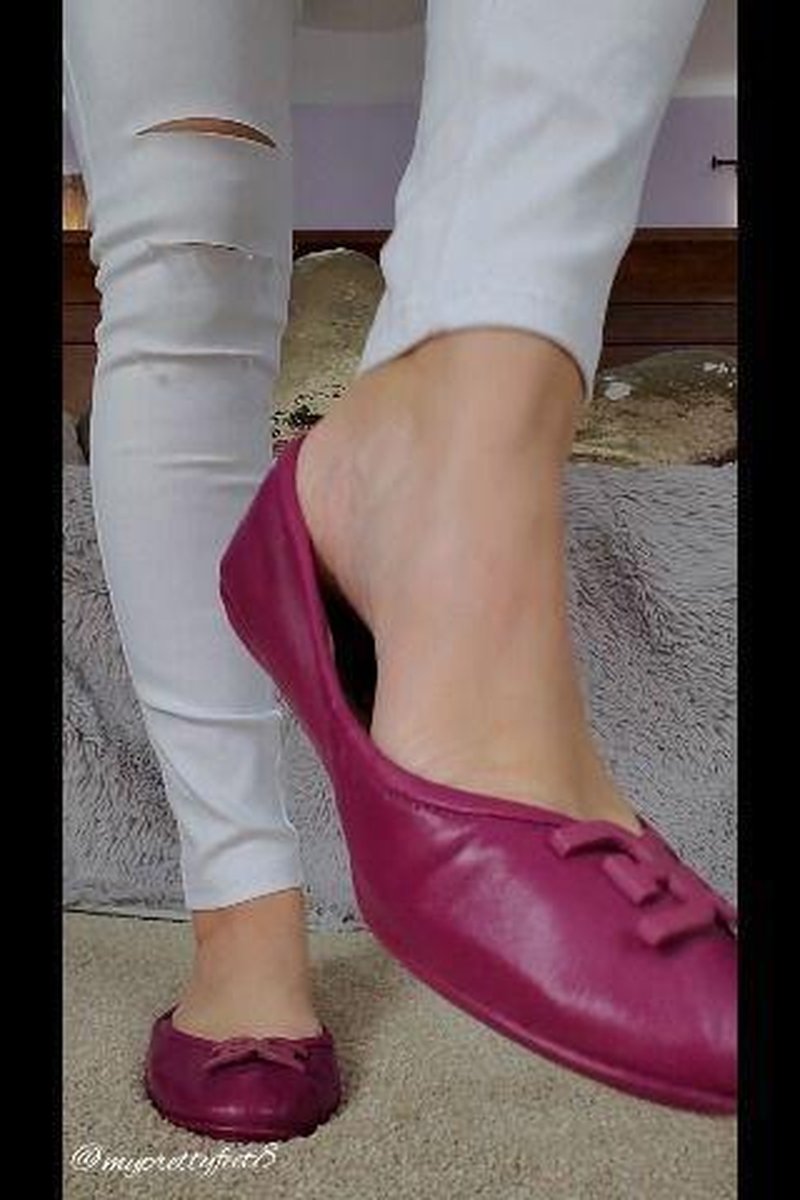 Flats Dangle Slave Application Challenge - Screenshot 1 of 4 - Jerk Off Instruction