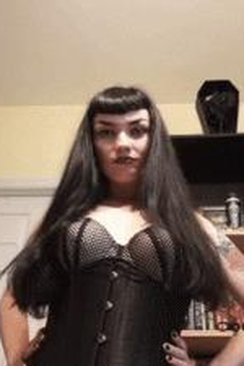Under Me - Screenshot 1 of 4 - Ass Fetish
