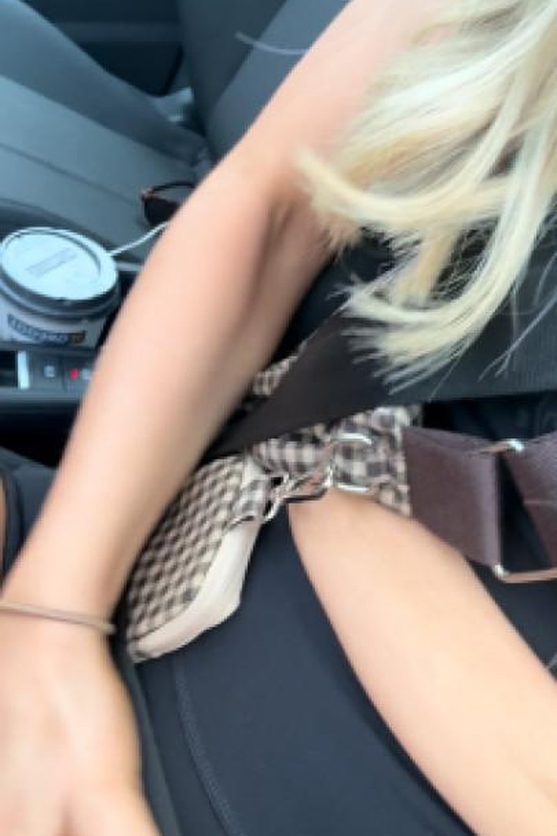 Real Desperation While Driving - Screenshot 1 of 4 - Golden Shower