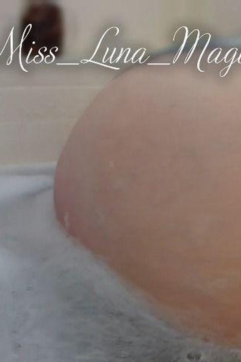 BBW Glitter Bath - Screenshot 1 of 4 - Bathroom