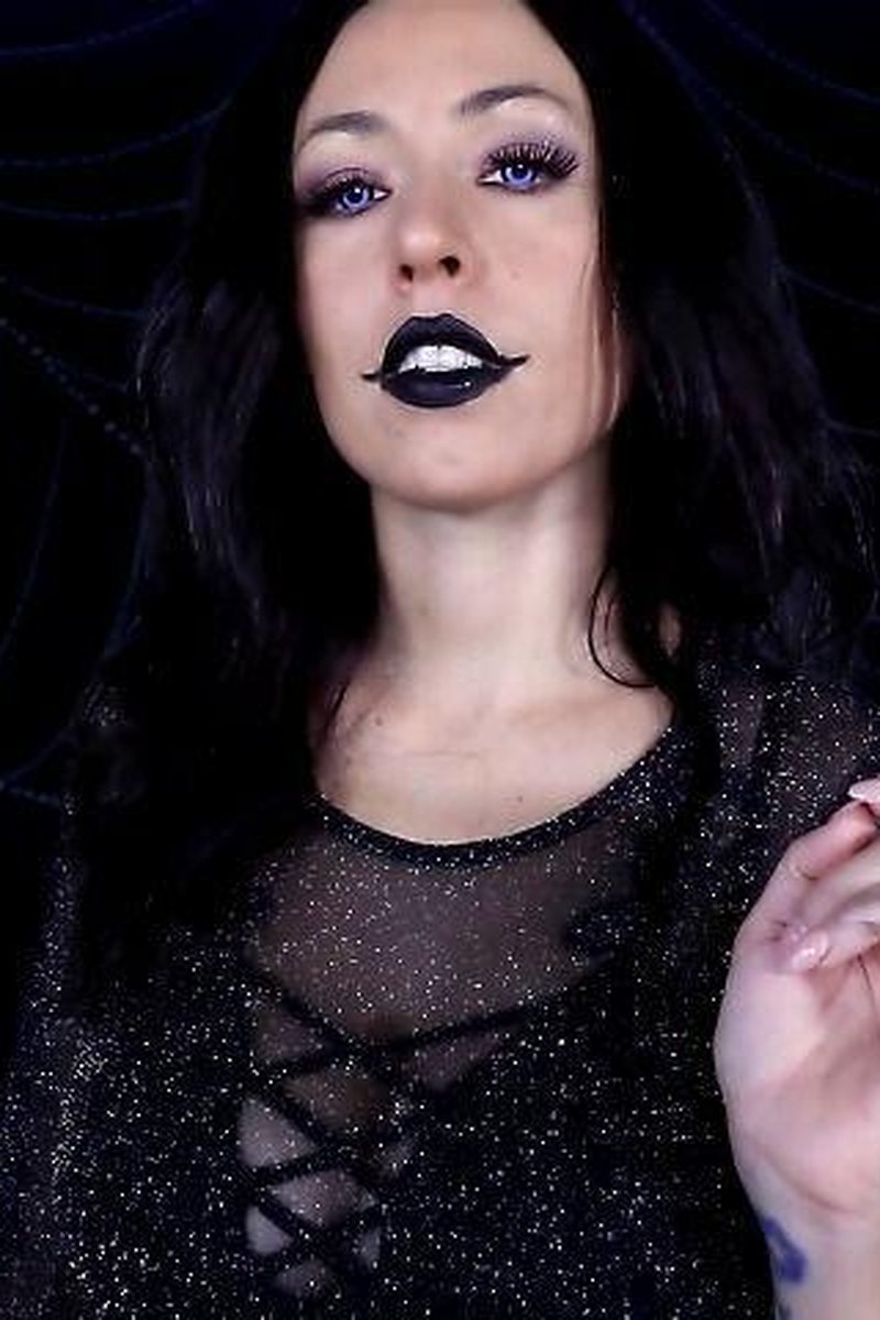 The Spider Queen Executrix - Screenshot 1 of 4 - Cosplay