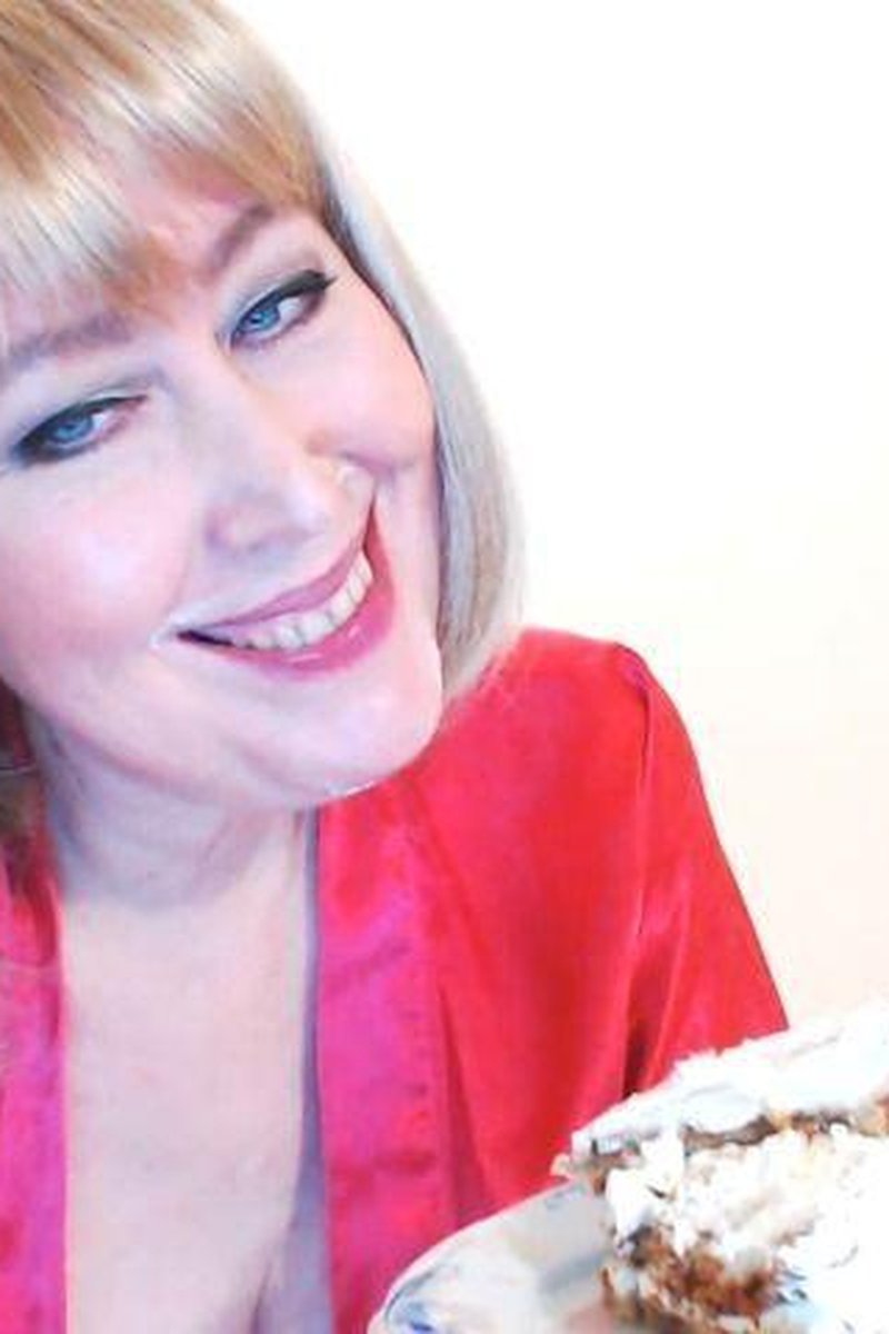 Mukbang - Screenshot 1 of 4 - Face Fetish