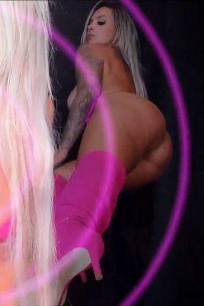 Bimbofication - Screenshot 1 of 4 - Femdom