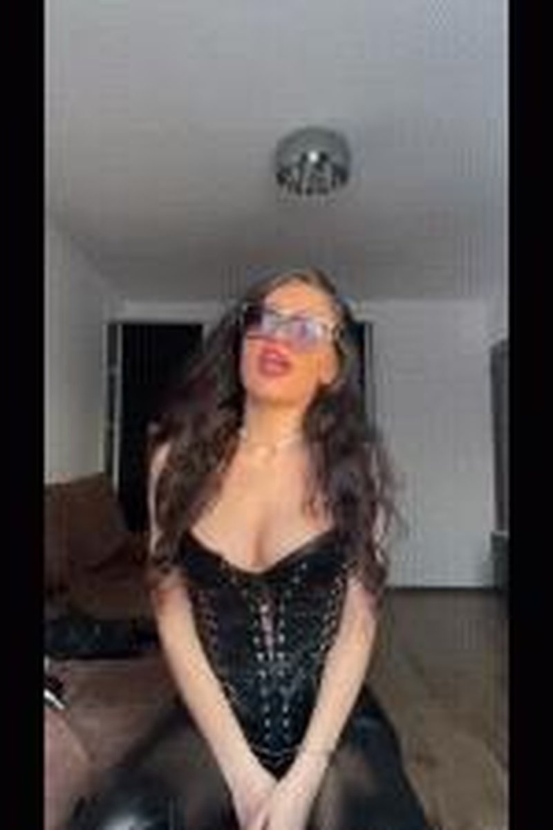 Bossy Time - Screenshot 1 of 4 - Big Ass