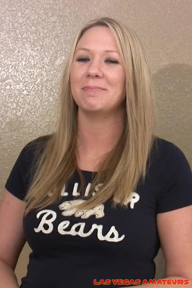 Crystal Bullet Purple Dildo - Screenshot 1 of 4 - Brown Hair