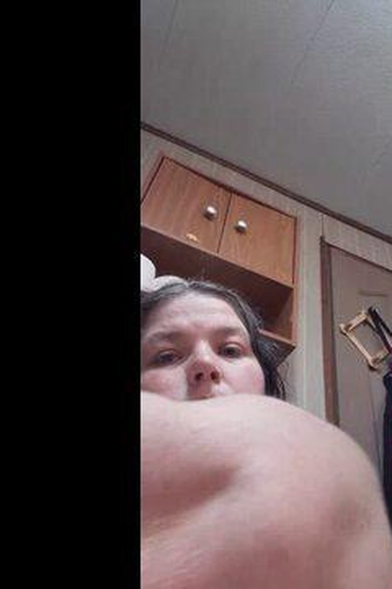 BBW Elbow Flexing - Screenshot 1 of 4 - Amateur