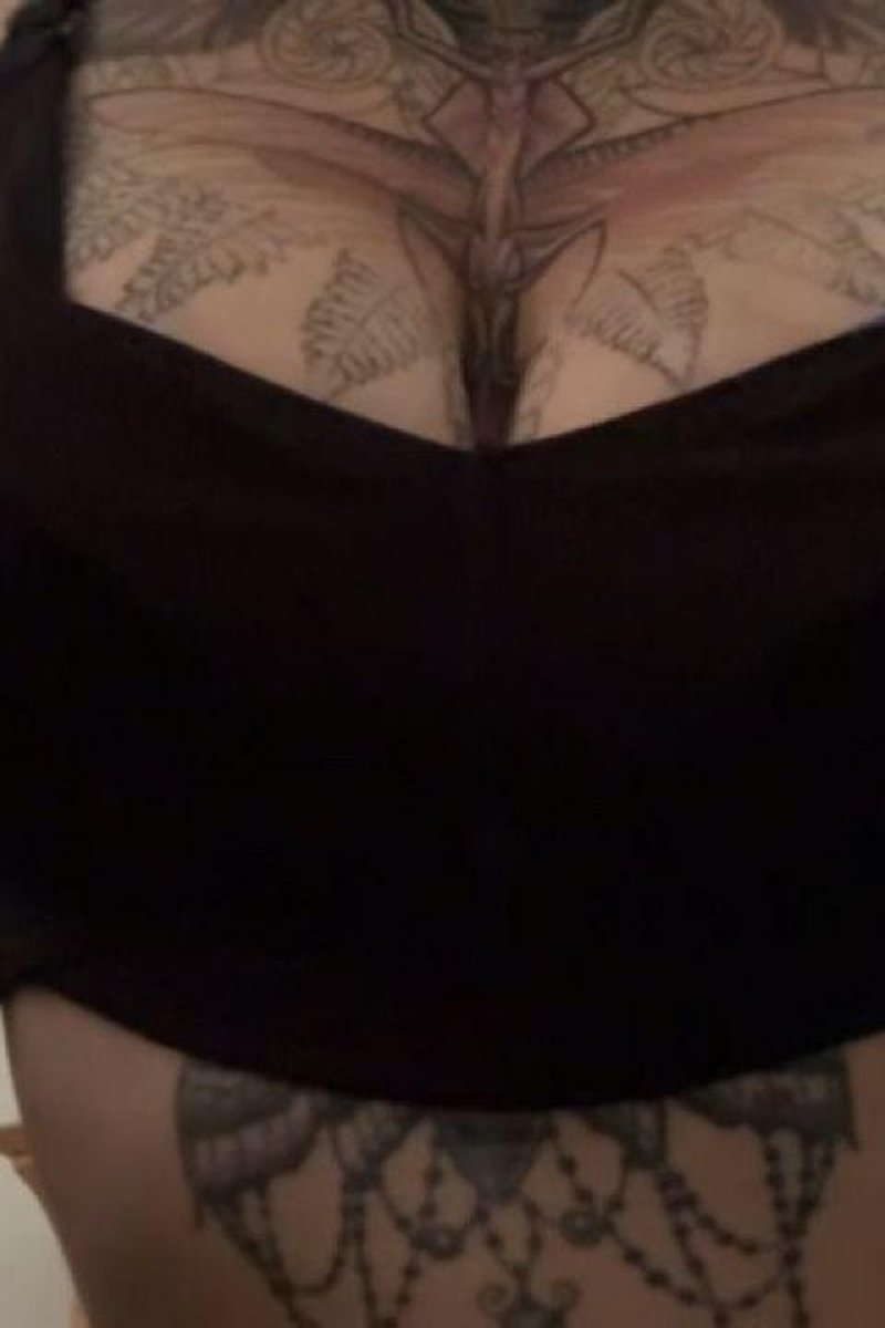 Goth MILF Using Breastpump - Screenshot 1 of 4 - Breastpump