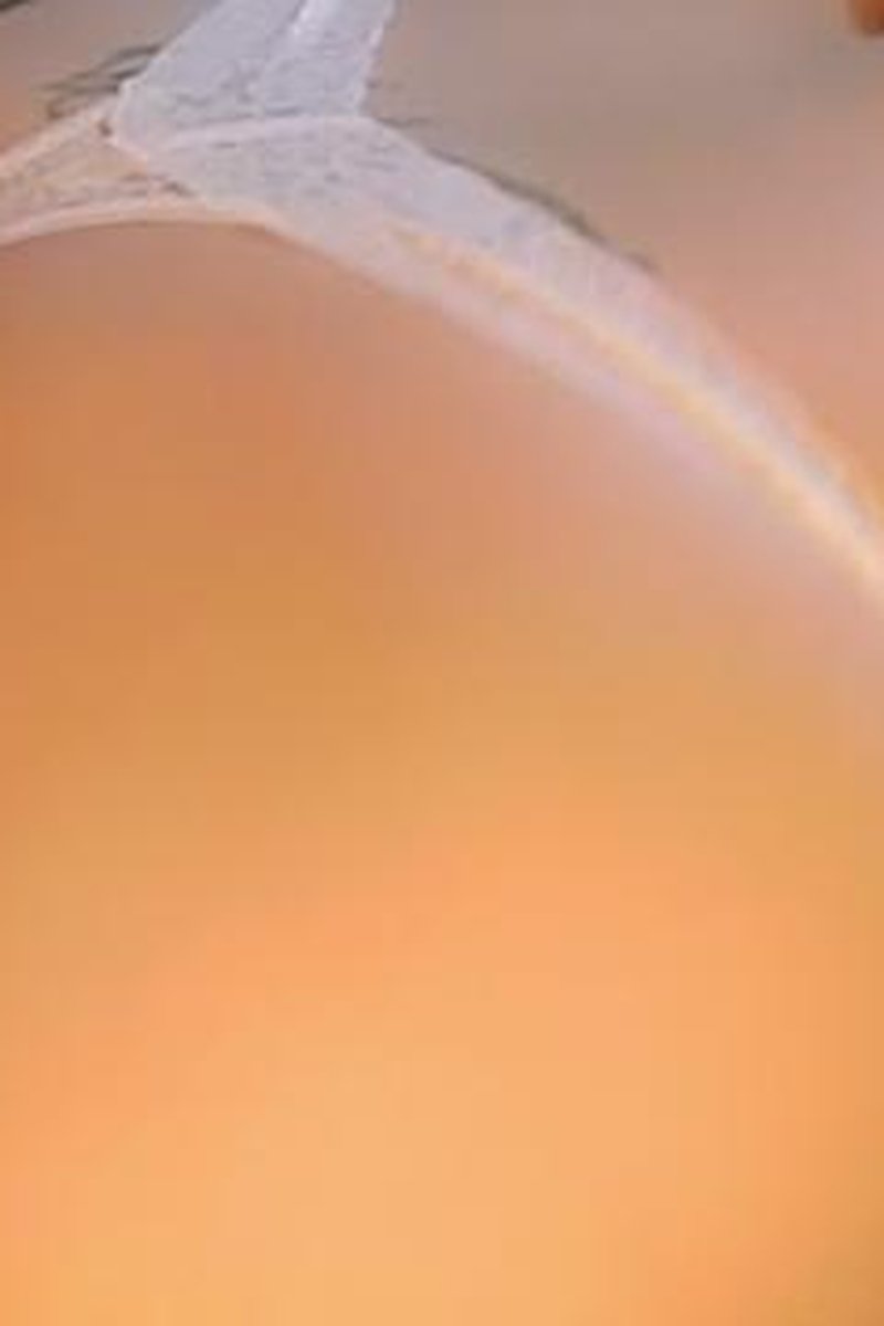 Whail Tail With Butt Plug - Screenshot 1 of 4 - A Big Butt