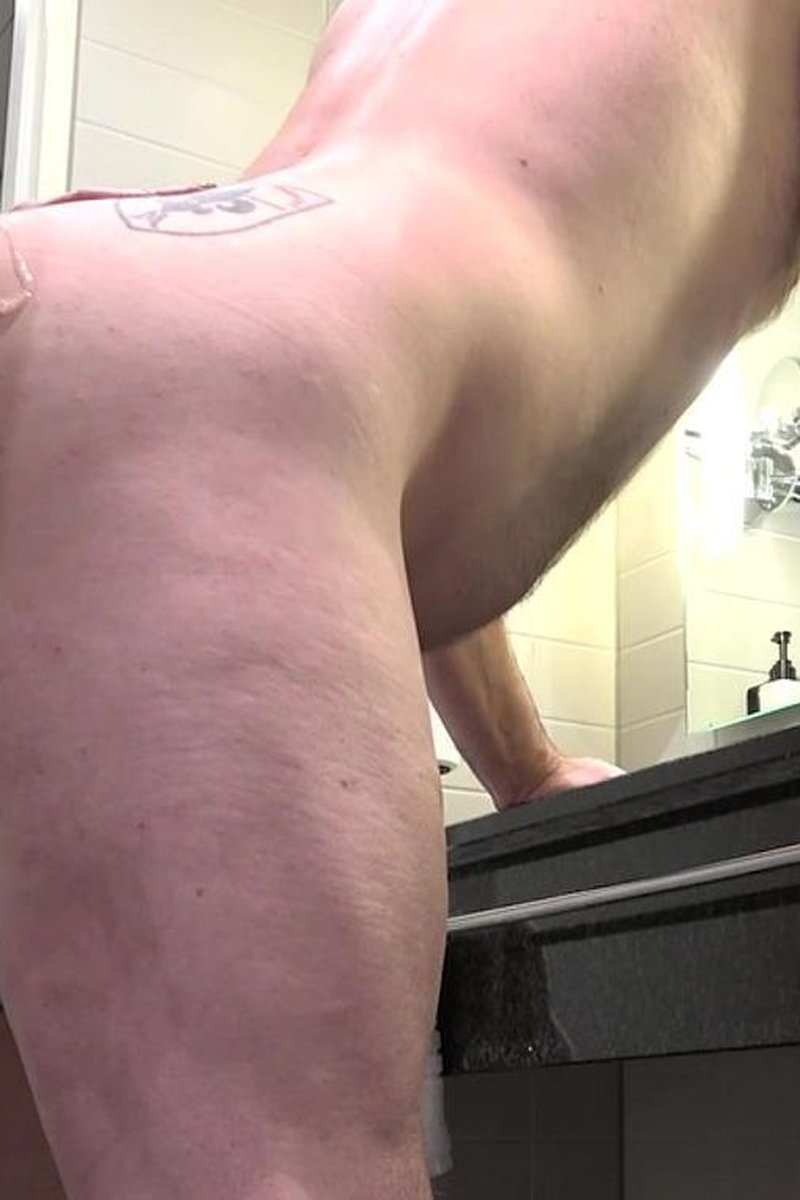 Bathroom Fun! - Screenshot 1 of 4 - Anal