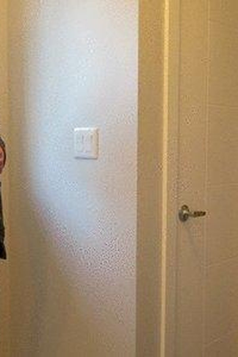 Nurse Sofia Examines His Testicles Roughly And Gives Him A Handjob - Screenshot 1 of 4 - Amateur Ballbusting