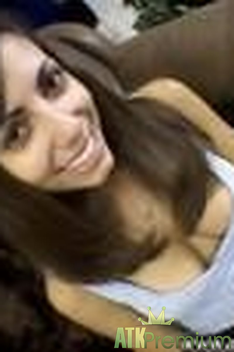 Lela - Interview - Screenshot 1 of 4 - Lela Lel001