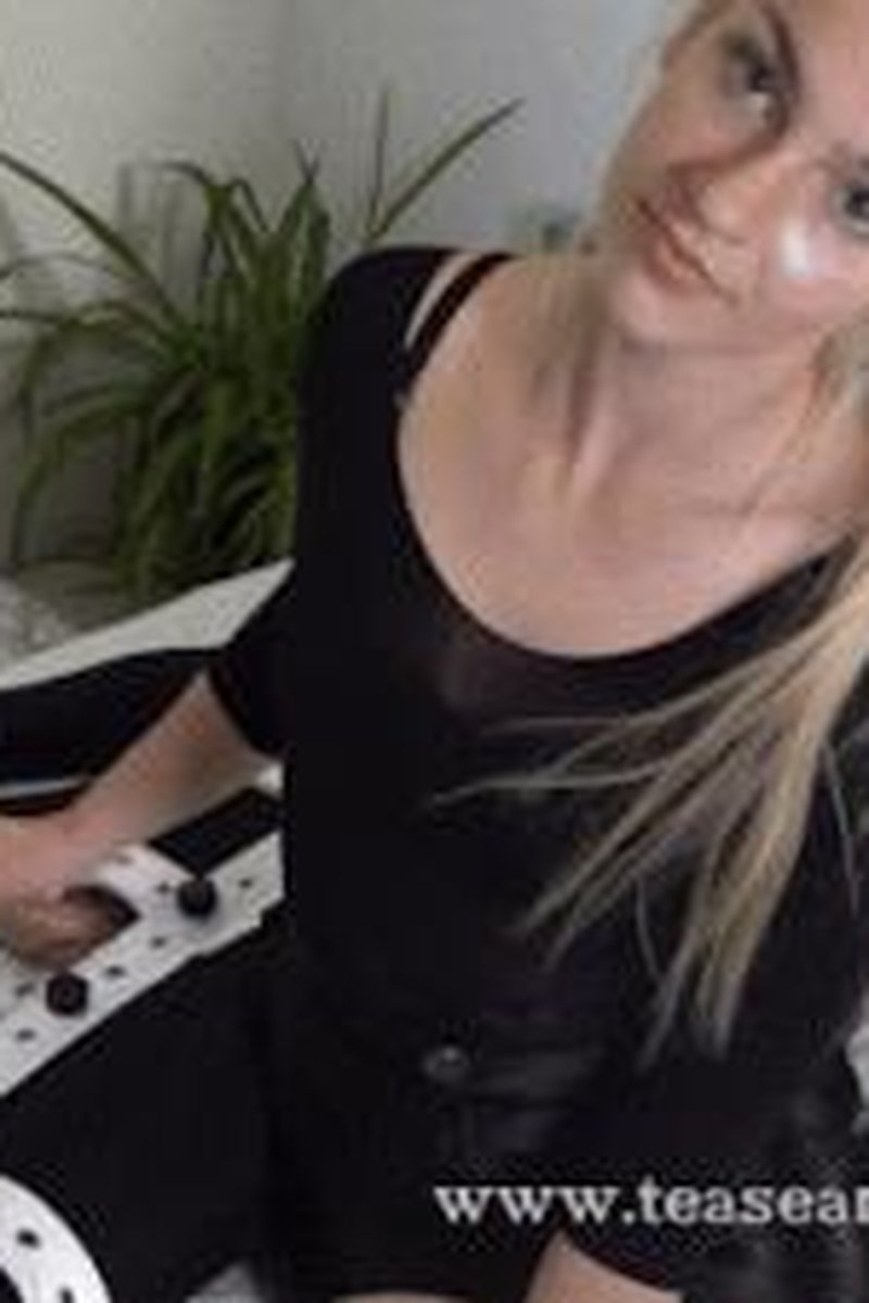 Mandy's Tinder Date - Screenshot 1 of 4 - Bondage
