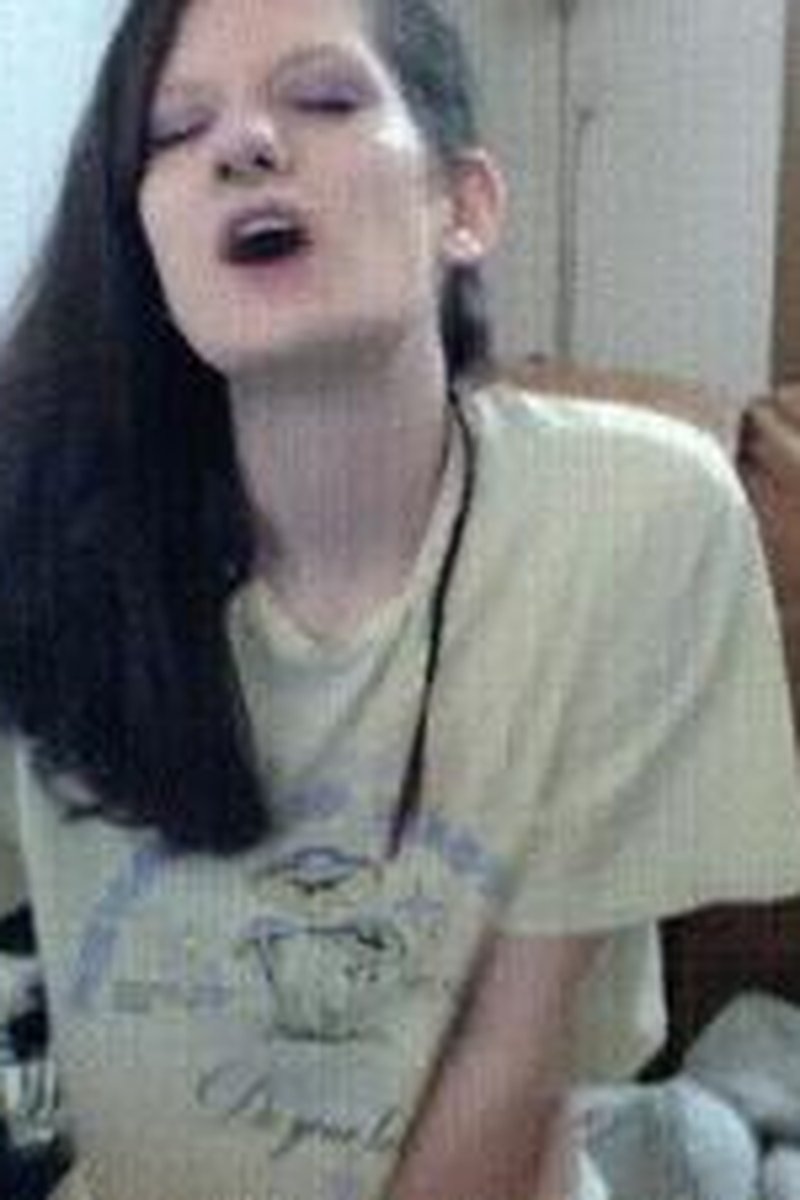 Controlled Live 26 - Screenshot 1 of 4 - Camgirl
