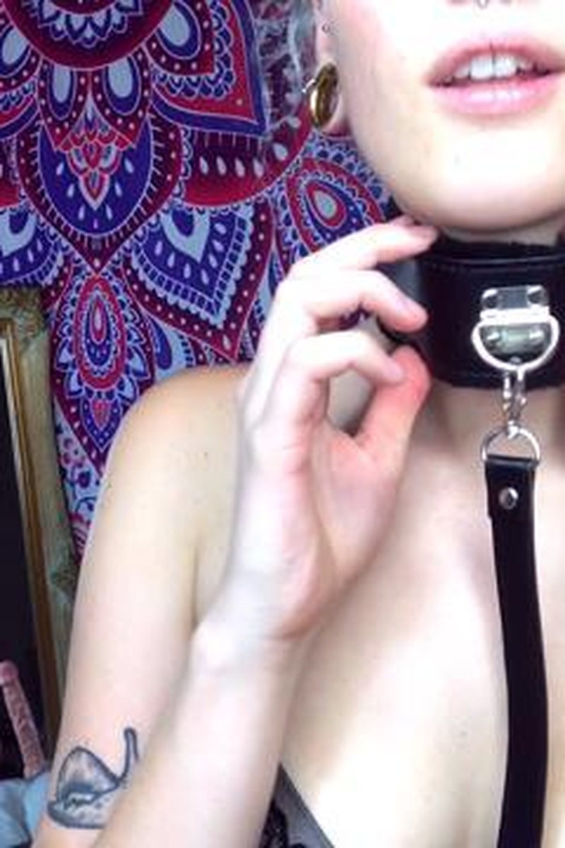 Mirrored And Collared - Screenshot 1 of 4 - Ass Fetish