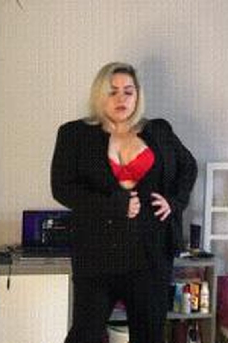 Dildo Trampling! - Screenshot 1 of 4 - Domination