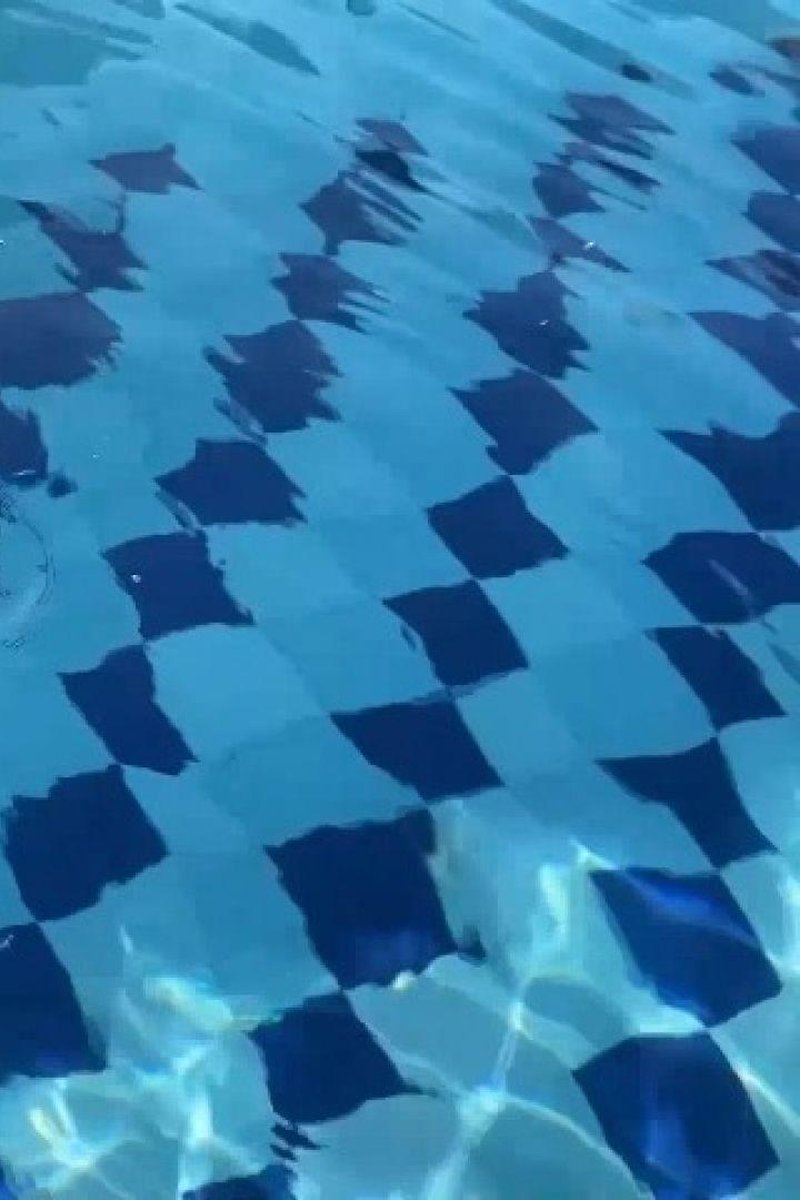 Playing With Water - Screenshot 1 of 4 - Ass Worship