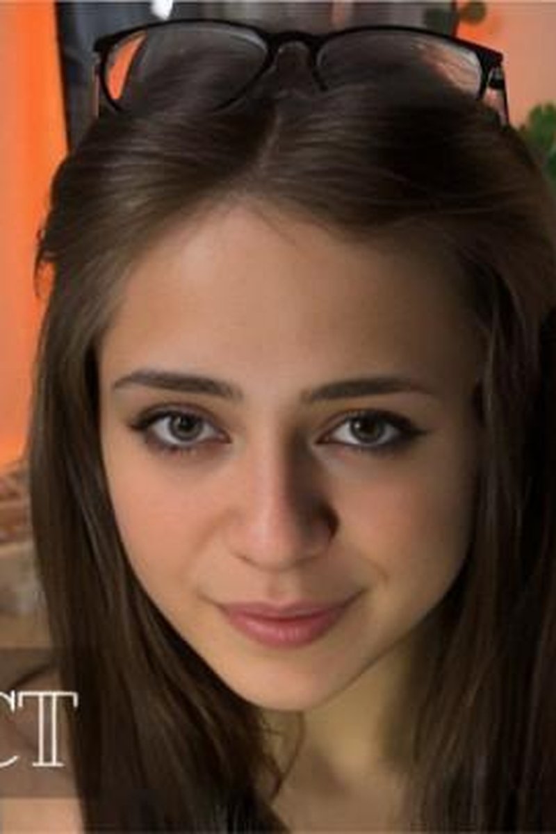 Eye Contact - Screenshot 1 of 4 - Babes