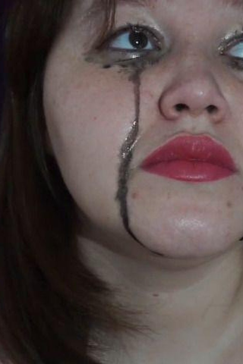 Crying Maskara Tears - Screenshot 1 of 4 - Face Fetish