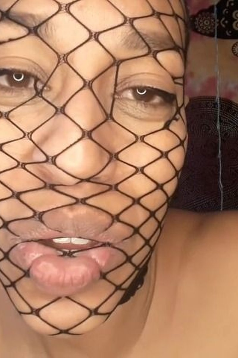 Fishnets Mask - Screenshot 1 of 4 - Fetish