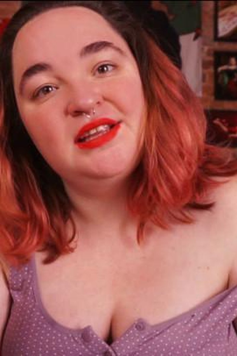 Red Lips - Screenshot 1 of 4 - BBW
