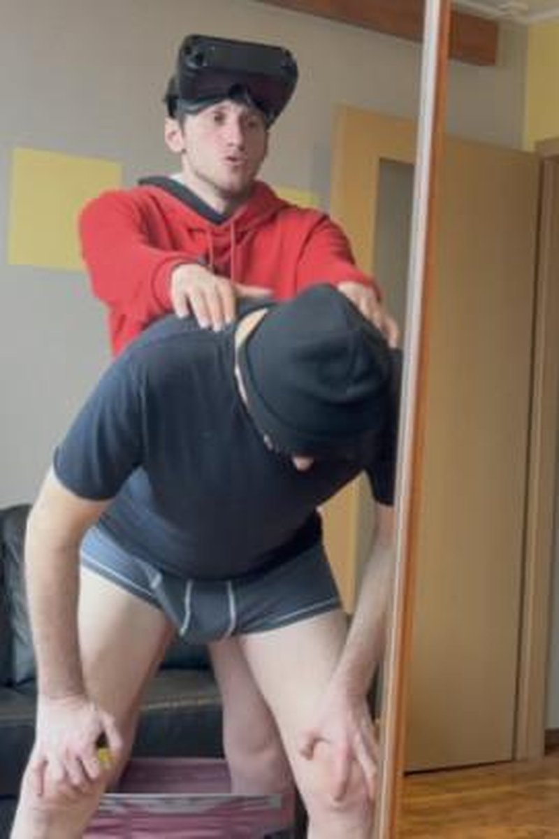 Boy Bundled Up On The Street Full Part - Screenshot 1 of 4 - Gay4pay