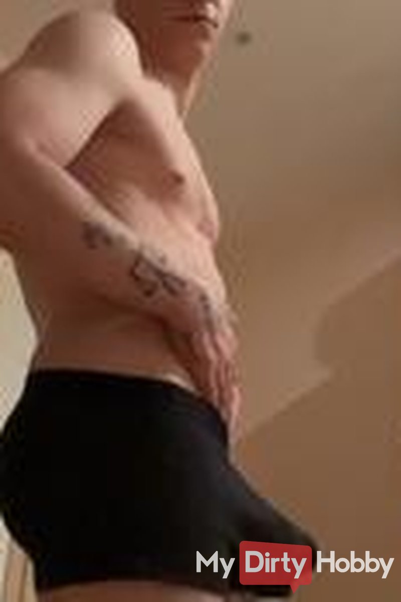Jerk Off Quickly - Screenshot 1 of 4 - Thebongmodel