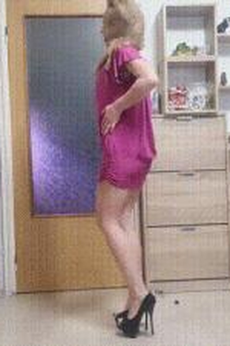 Sensual Striptease - Screenshot 1 of 4 - Blonde Hair (Female)