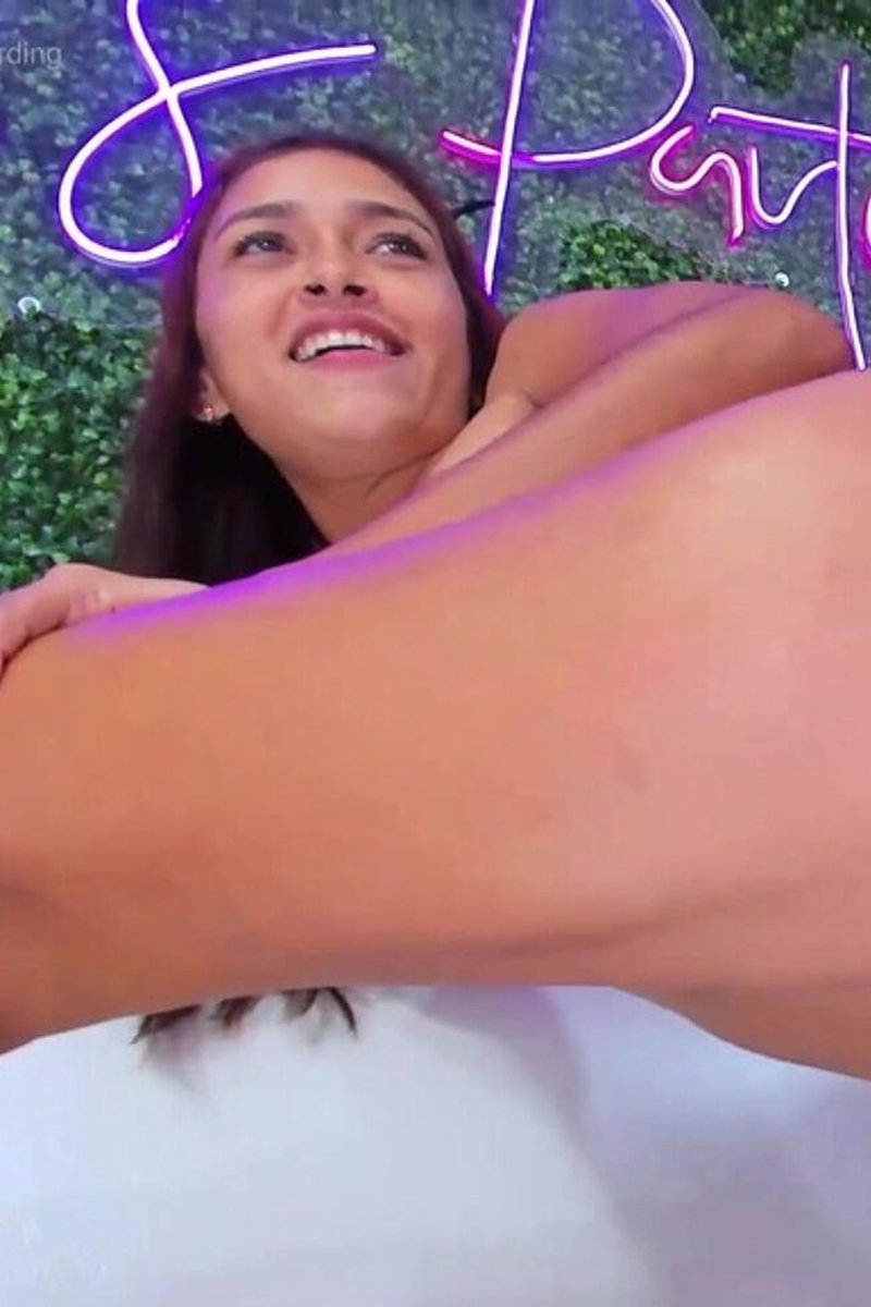 Fat Cock In This Petite's Ass - Screenshot 1 of 4 - Amateur